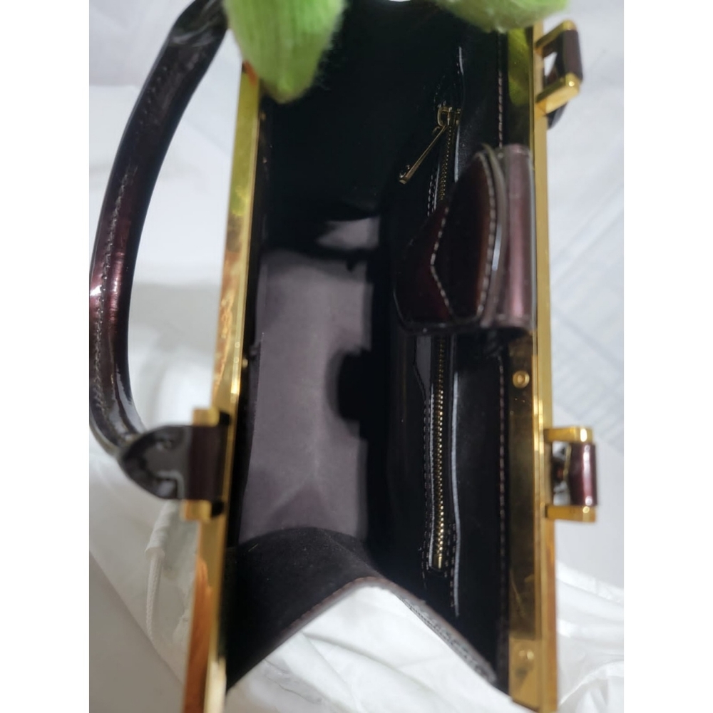 LOUIS VUITTON Monogram Vernis Deesse PM Patent Handbag Wine - Picture 13 of 13